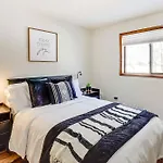 Chalet Retreat In Tobyhanna