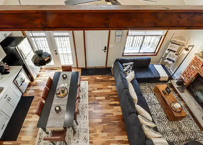 Chalet Retreat In Tobyhanna